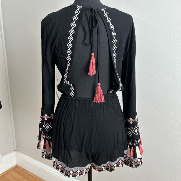 Open back short tassel romper - Picture 2 of 2